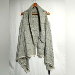 Express Woman's Poncho Shawl Vest One Size Beige and Black